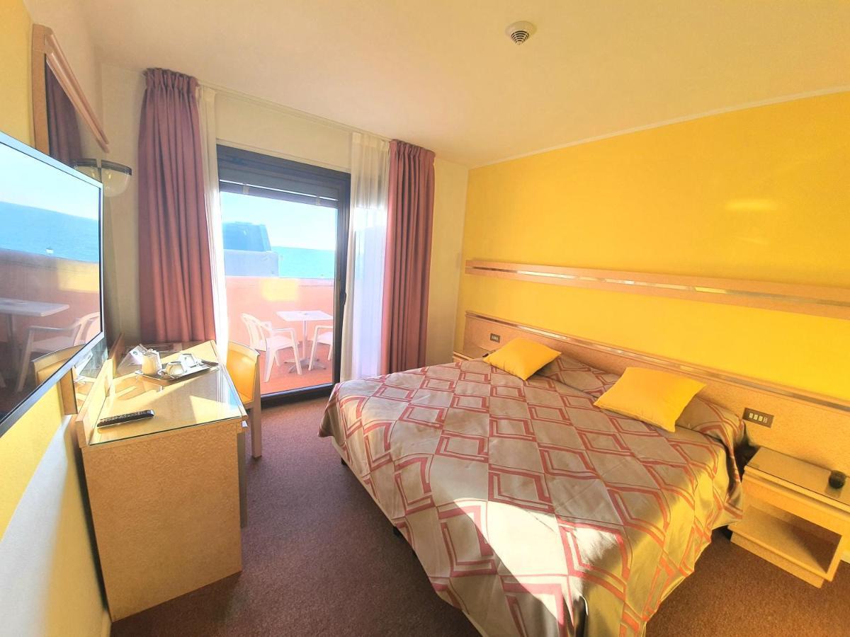 Hotel Antares 格拉多 外观 照片